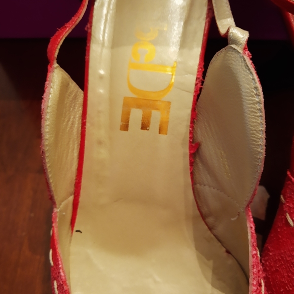 Vero Cuoio red leather 3 inch heels. Size 9 - Picture 8 of 16